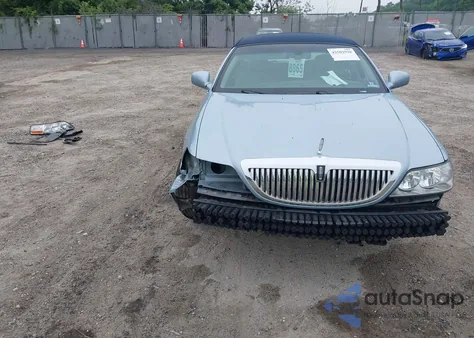 2007 Lincoln Town Car Signature из США, поврежденный, VIN 1LNHM81V77Y612042